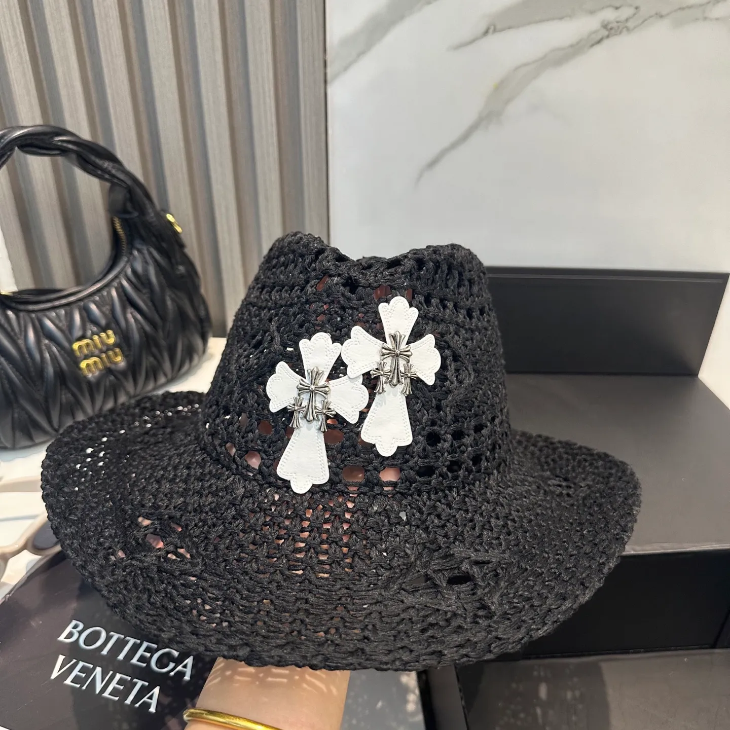 P76 Crow Heart Summer Beach Straw Hat 🔳 A must-have item in summer 🟡It has a great atmosphere when taking beach camping photos~ A straw hat with a great sense of design 📸Super release~ Shipping is not easy, so hurry up and get it while it is in stock!